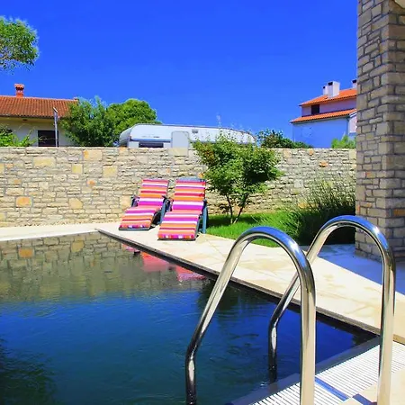 Villa Villas *
