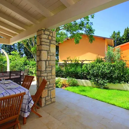 Villa Villas *