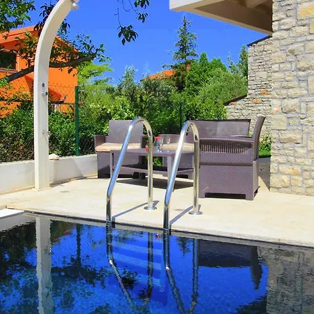 Villa Villas *
