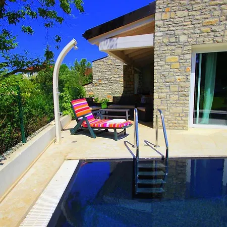 Villa Villas *